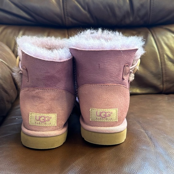 UGG light purple boots - Picture 4 of 8